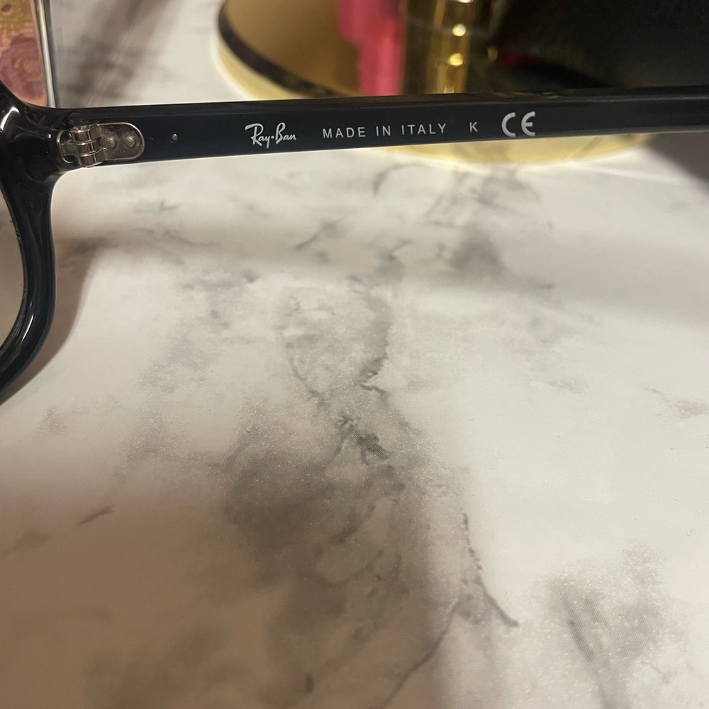 Used Ray-Bans - Picture 3 of 7